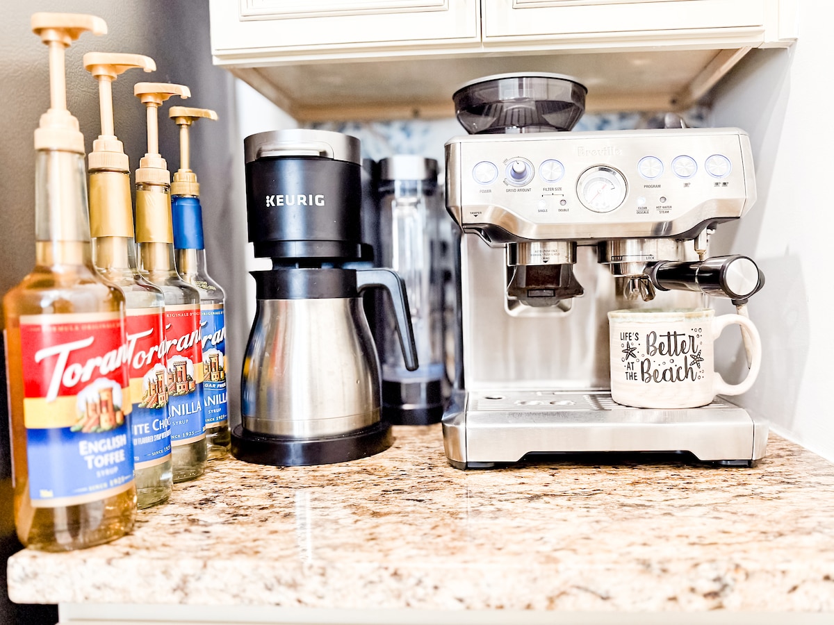 {Luxe} OCEAN VIEWS | Private Beach, Espresso Bar!