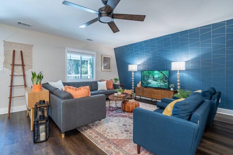 Luxury Retreat | Near KSU, LakePoint Sports
