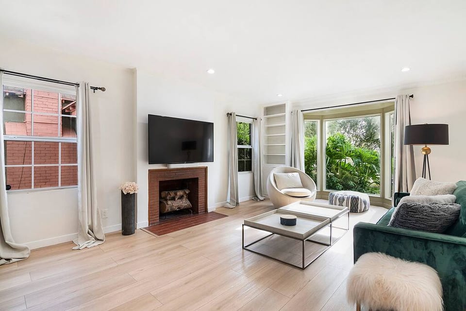 3BR LA Family Home w/ Yard & BBQ - Los Angeles