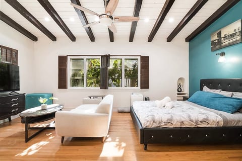 Cozy Studio by Rodeo Drive