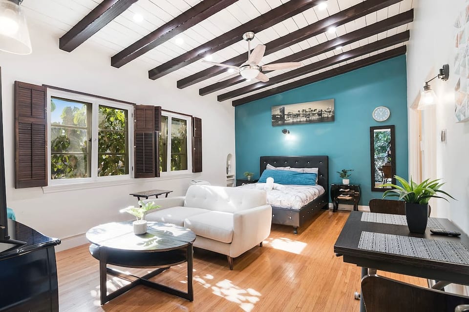 Cozy Studio by Rodeo Drive - Beverly Hills