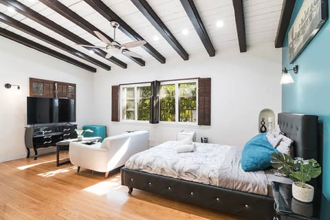 Cozy Studio by Rodeo Drive
