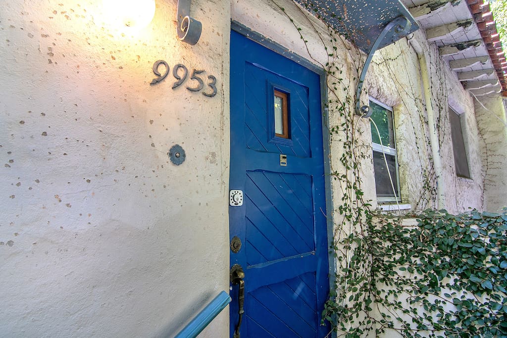 cozy-studio-by-rodeo-drive/