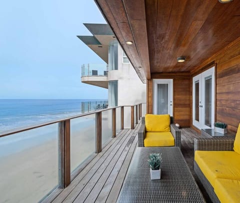 Oceanfront Malibu Retreat