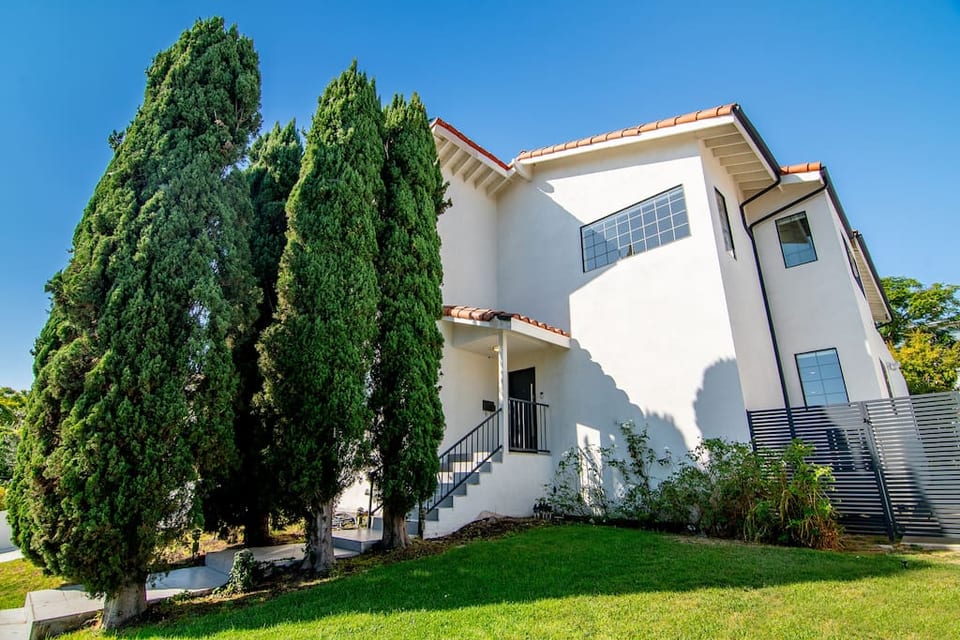 Belle escapade familiale de 6 chambres dans un emplacement privilégié - Los Angeles
