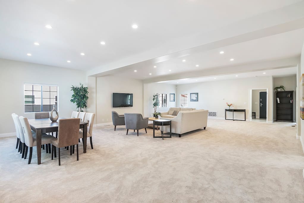 beautiful-6br-family-getaway-in-prime-location/