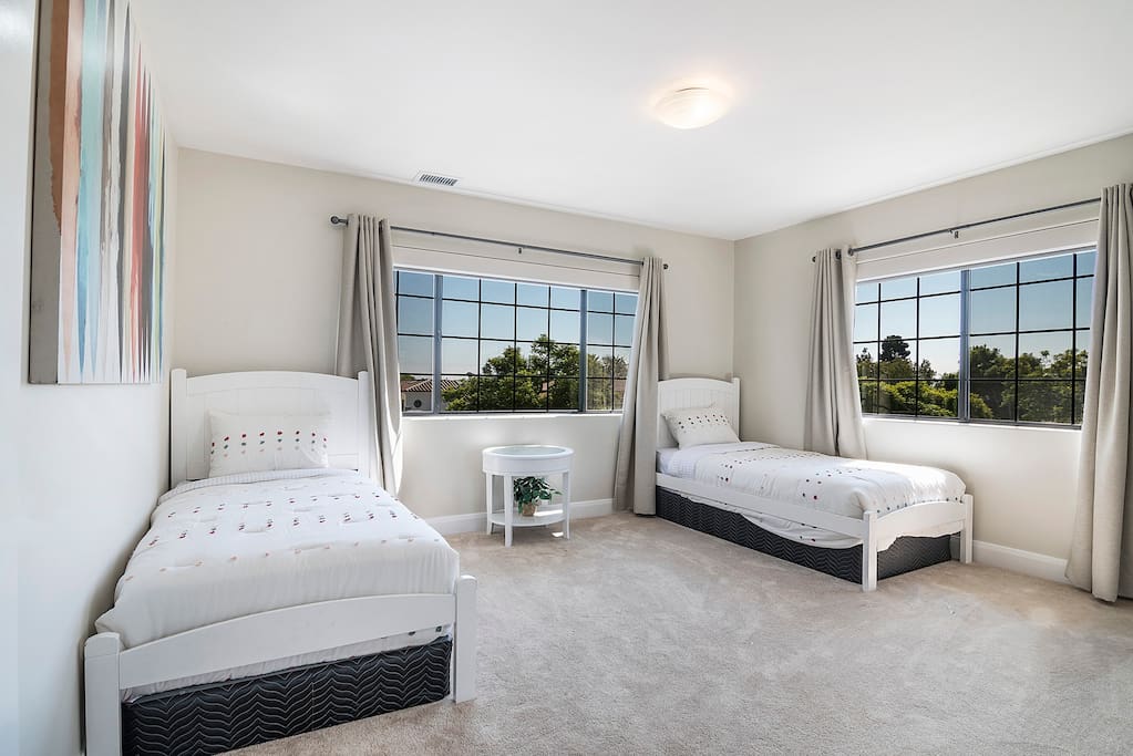 beautiful-6br-family-getaway-in-prime-location/