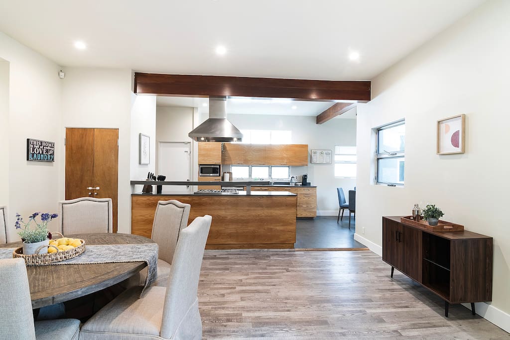 Stylish 4BR Home Prime Location Hancock Park