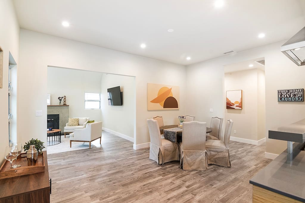 Stylish 4BR Home Prime Location Hancock Park