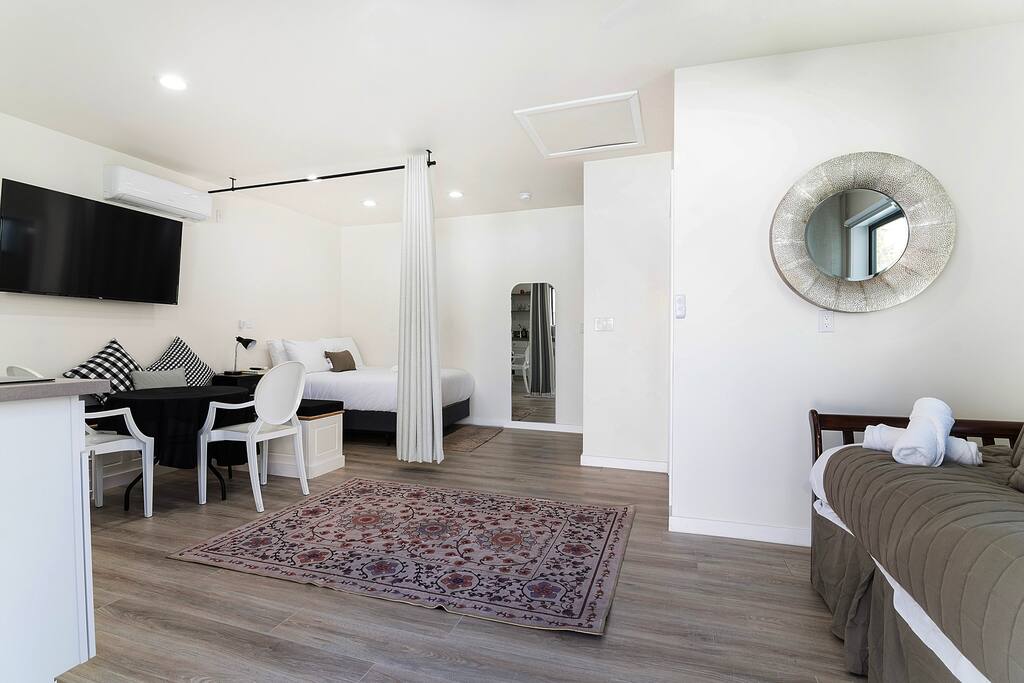 Modern Studio Suite w/ Kitchen by Miracle Mile