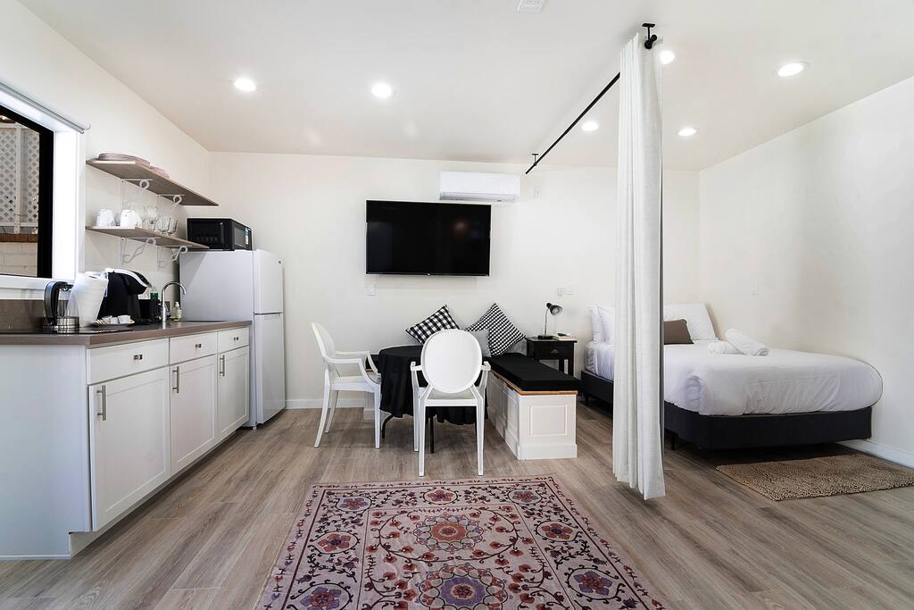 Modern Studio Suite w/ Kitchen by Miracle Mile