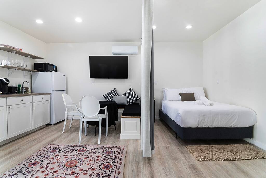 Modern Studio Suite w/ Kitchen by Miracle Mile