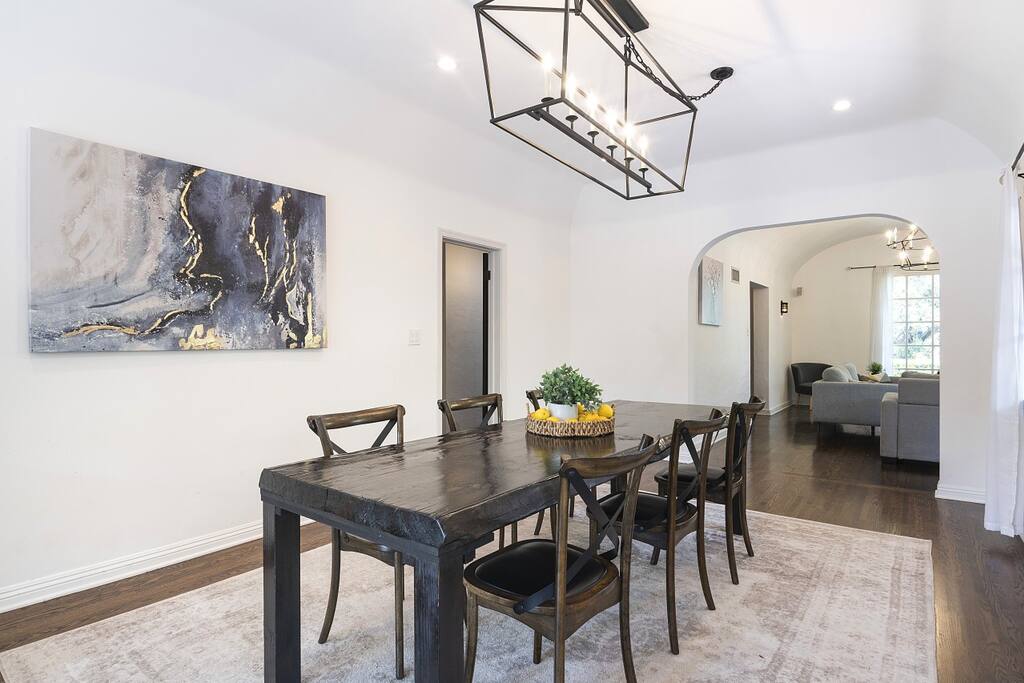 beautiful-3br-home-wpool-and-jacuzzi-prime-la-stay/