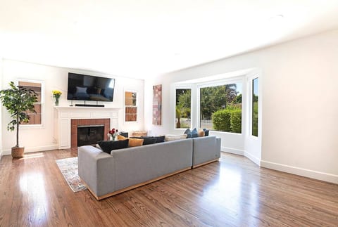 3BR Home Near Universal Studios