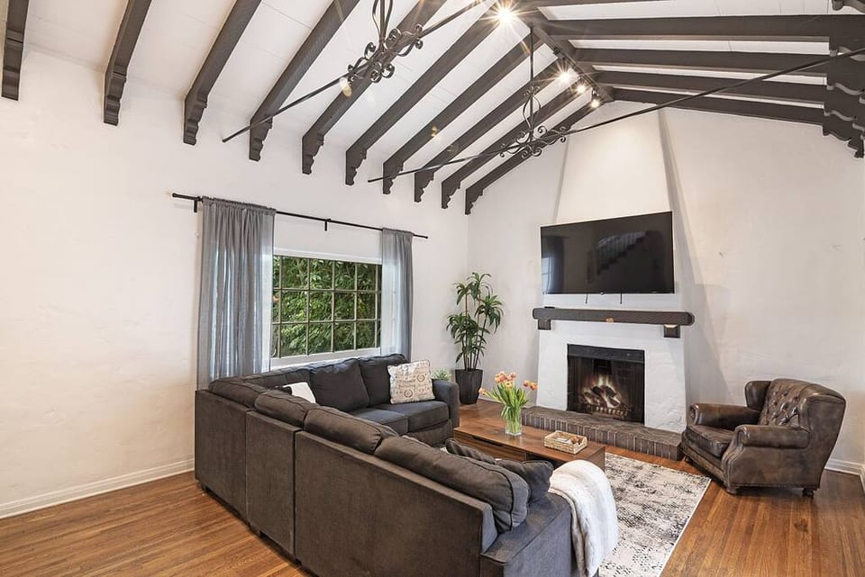 1135CrestDrive.0014