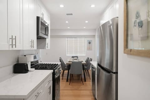 2BR + Bonus Room w/Pool Access Near Universal's