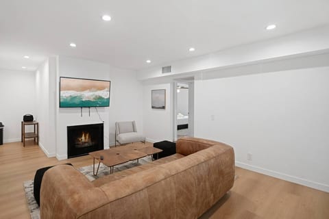 2BR + Bonus Room w/Pool Access Near Universal's