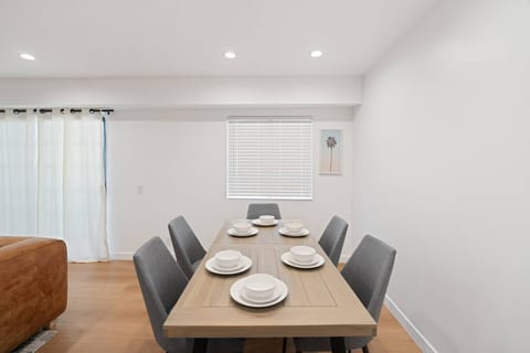 2BR + Bonus Room w/Pool Access Near Universal's