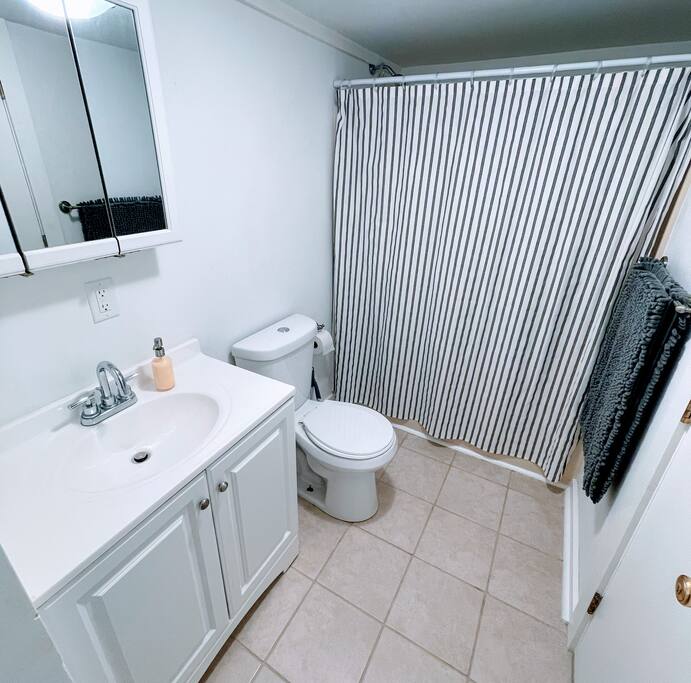 2BD 1BA | Mount Snow VT | Ski-Back Trail | Shuttle