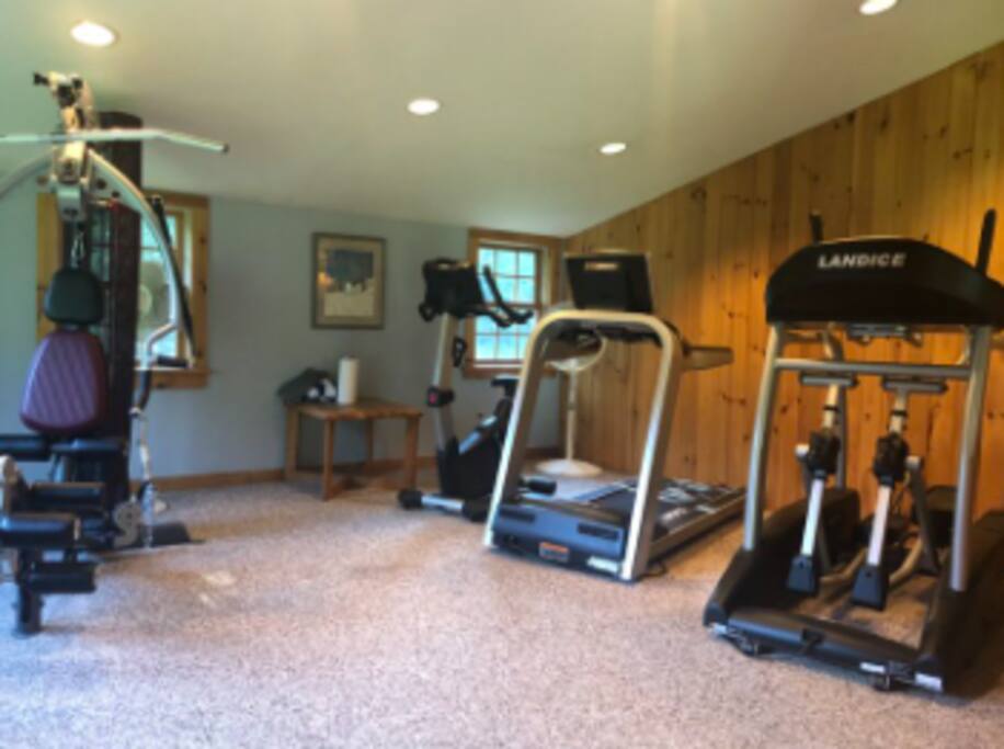 2BD 1BA | Mount Snow VT | Ski-Back Trail | Shuttle