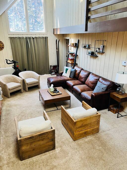 4BD 2BA | Mount Snow VT | Ski-Back Trail | Shuttle