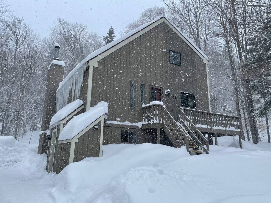 4BD 2BA | Mount Snow VT | Ski-Back Trail | Shuttle