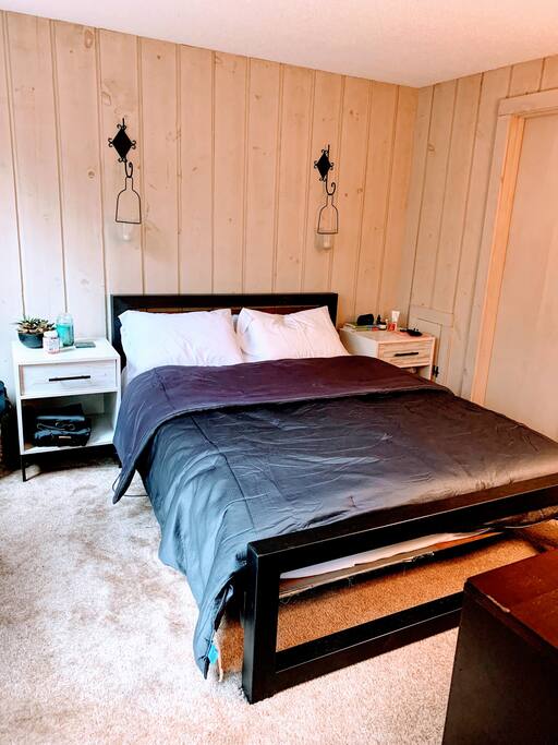 4BD 2BA | Mount Snow VT | Ski-Back Trail | Shuttle