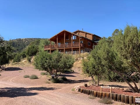 Cabin next to Royal Gorge & Nt’l Forest
