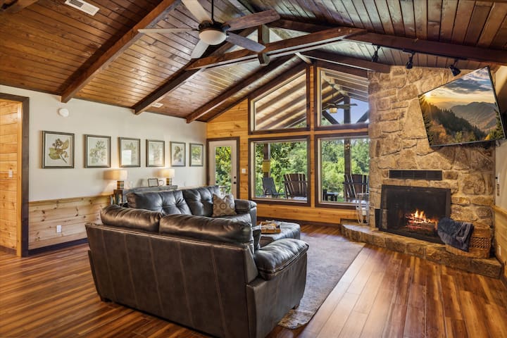 private-15-acres-w-pond-hot-tub-game-room/