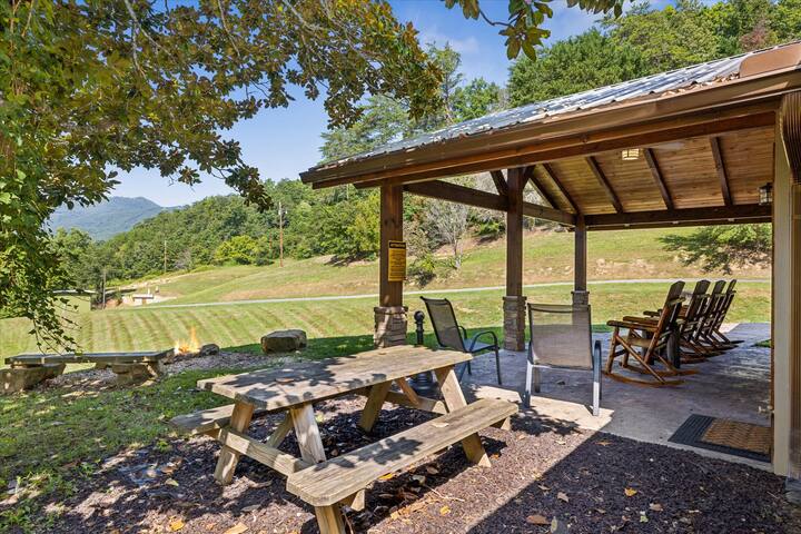 private-15-acres-w-pond-hot-tub-game-room/