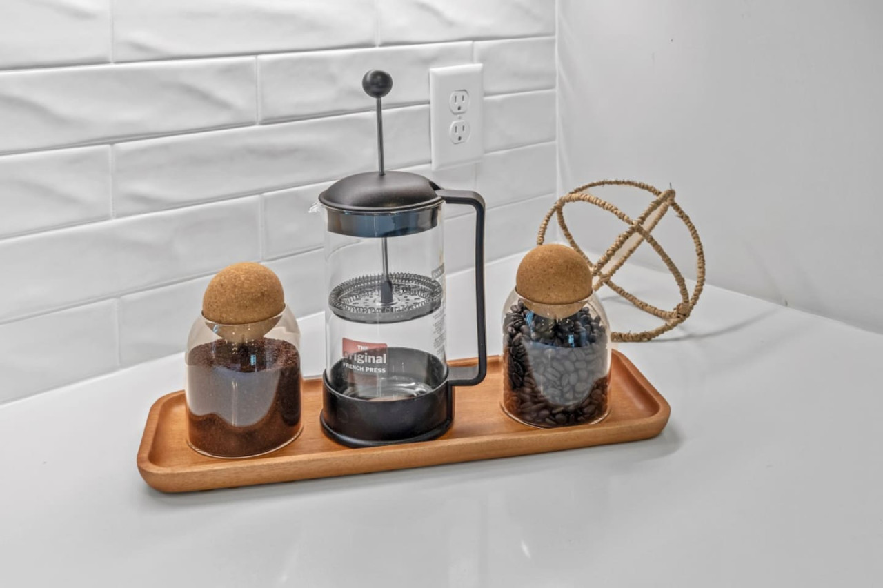 dolly-would!-luxorparkingorking-bedsornear-music-row/