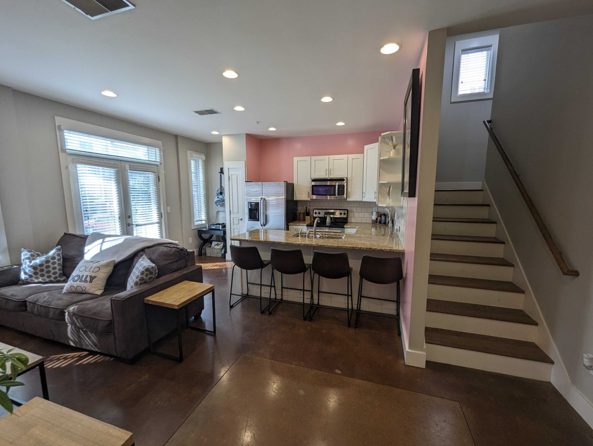 You got where you were going! Open Concept with Balcony