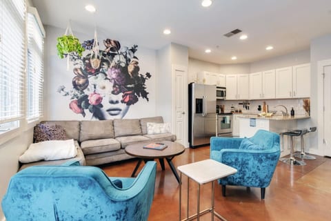 Dreamscape West End | King Beds | Free Garage | Near Music Row