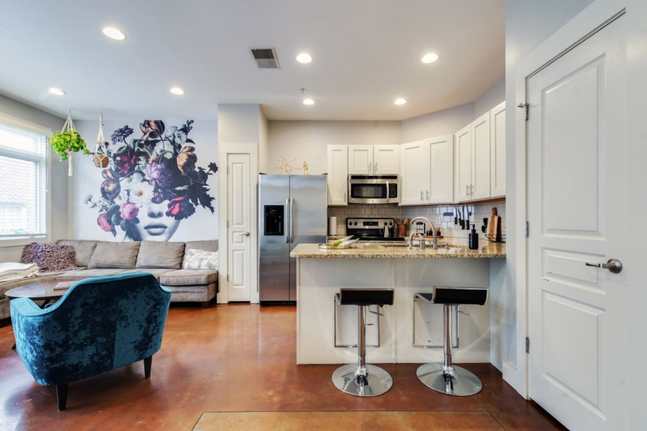 Enjoy the space... full kitchen, so much light