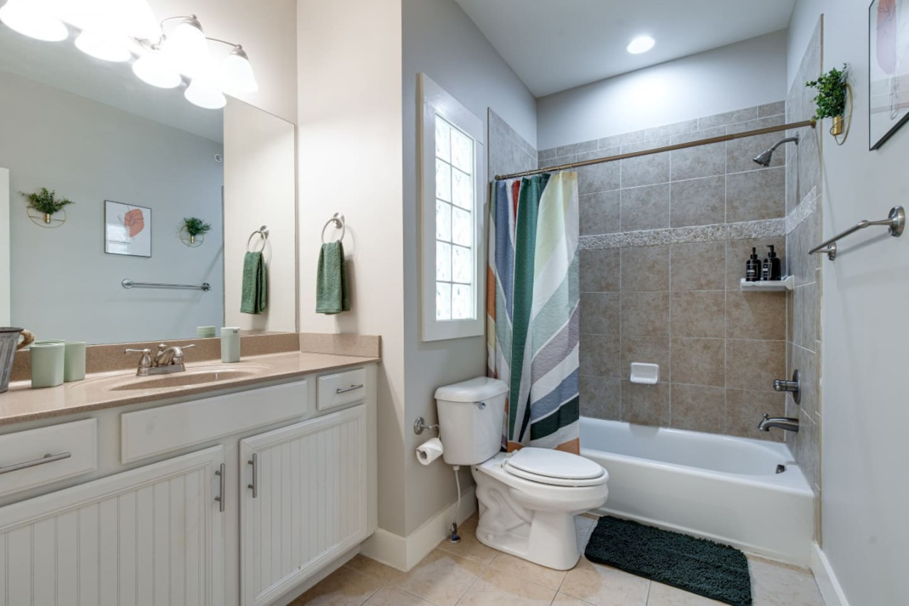 Second Ensuite Bathroom with all amenities provided for you