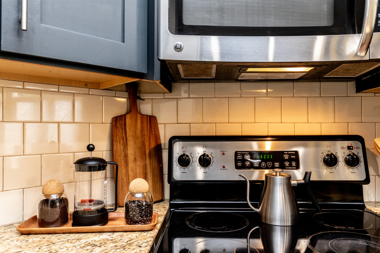 Coffee and Tea Amenities in Fully Stocked Kitchen