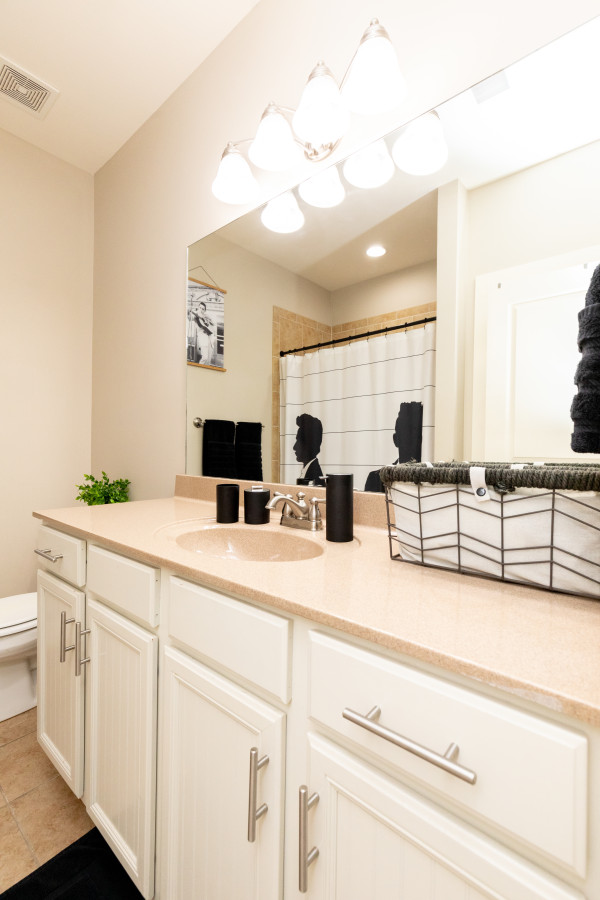 Second En-Suite Bathroom with All Amenities Provided
