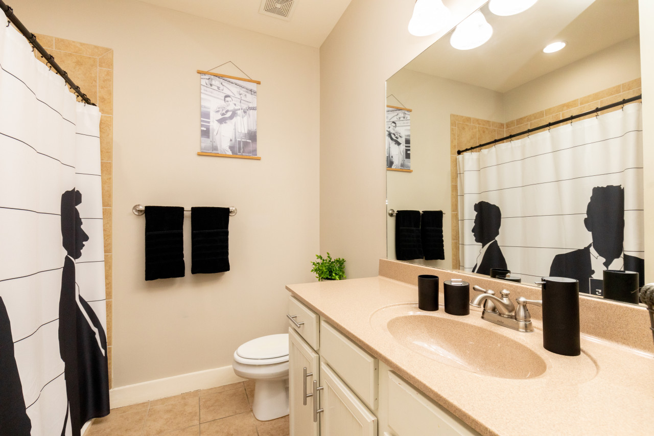 Second En-Suite Bathroom with All Amenities Provided