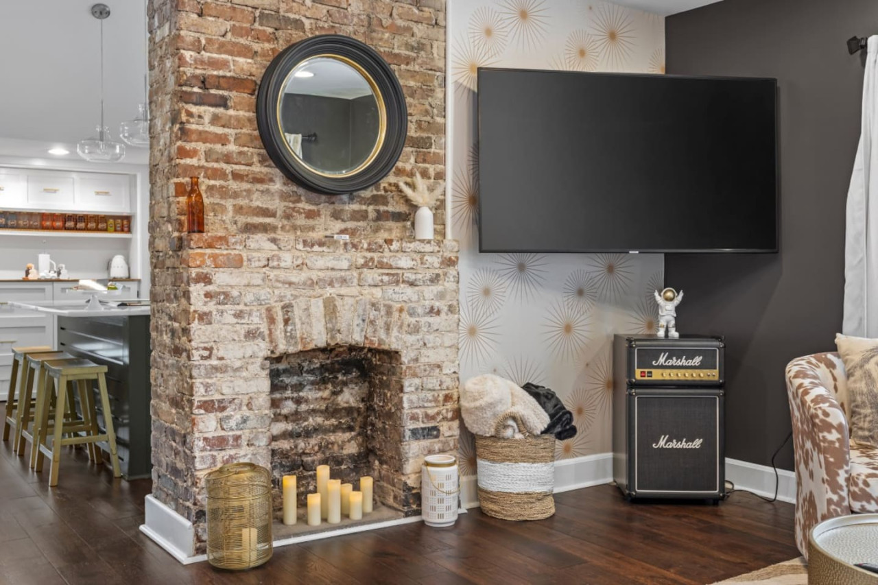 space-cowboy-firepit-huge-yard-close2downtown/