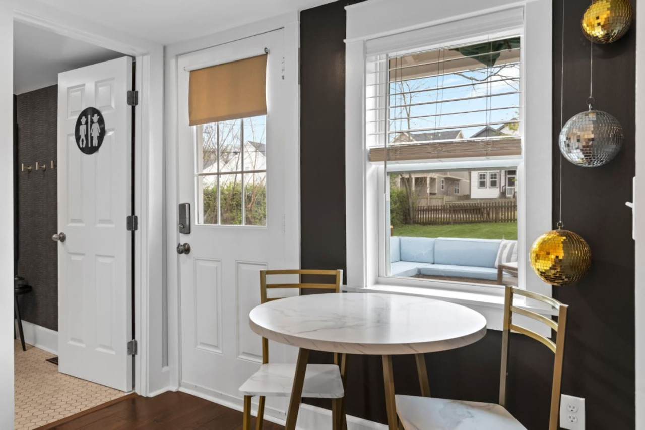 space-cowboy-firepit-huge-yard-close2downtown/