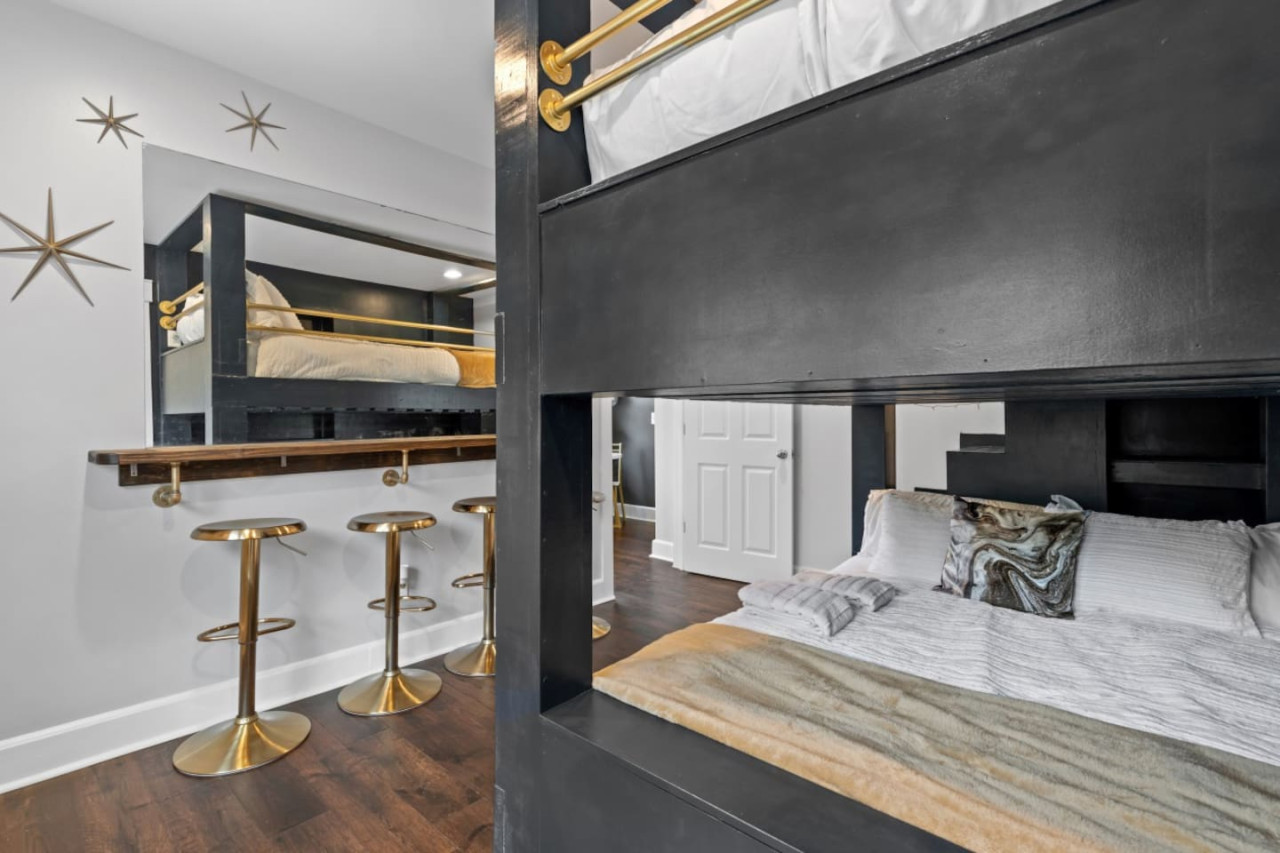 space-cowboy-firepit-huge-yard-close2downtown/