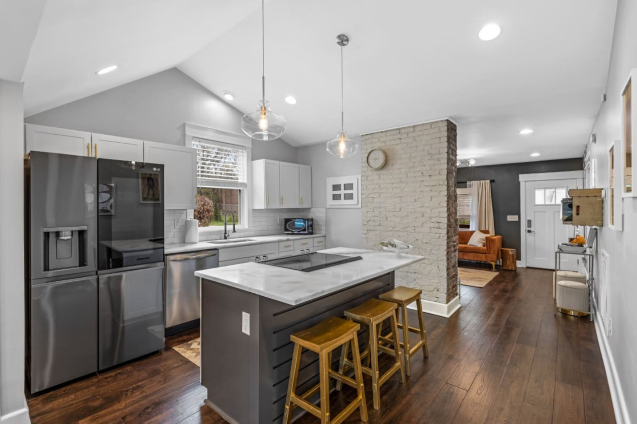 space-cowboy-firepit-huge-yard-close2downtown/