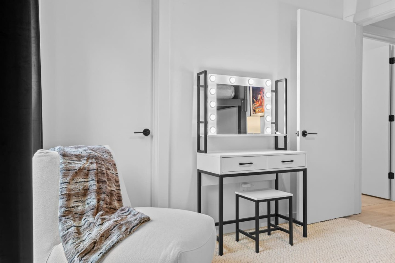 prime-location-heart-of-downtown-nashville-with-pool/