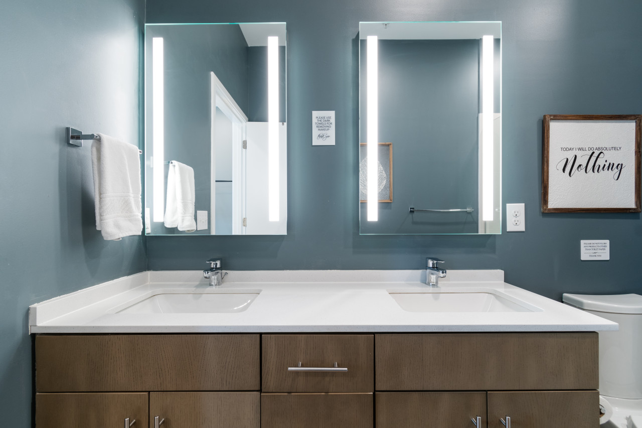 walk-to-gulch-or-illume-or-patio-*-pool-*-gym-access/