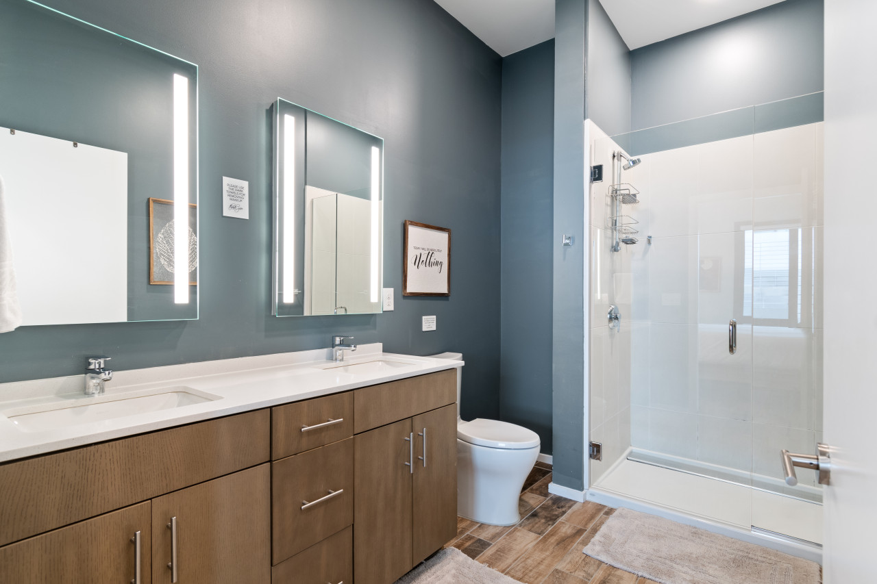 walk-to-gulch-or-illume-or-patio-*-pool-*-gym-access/