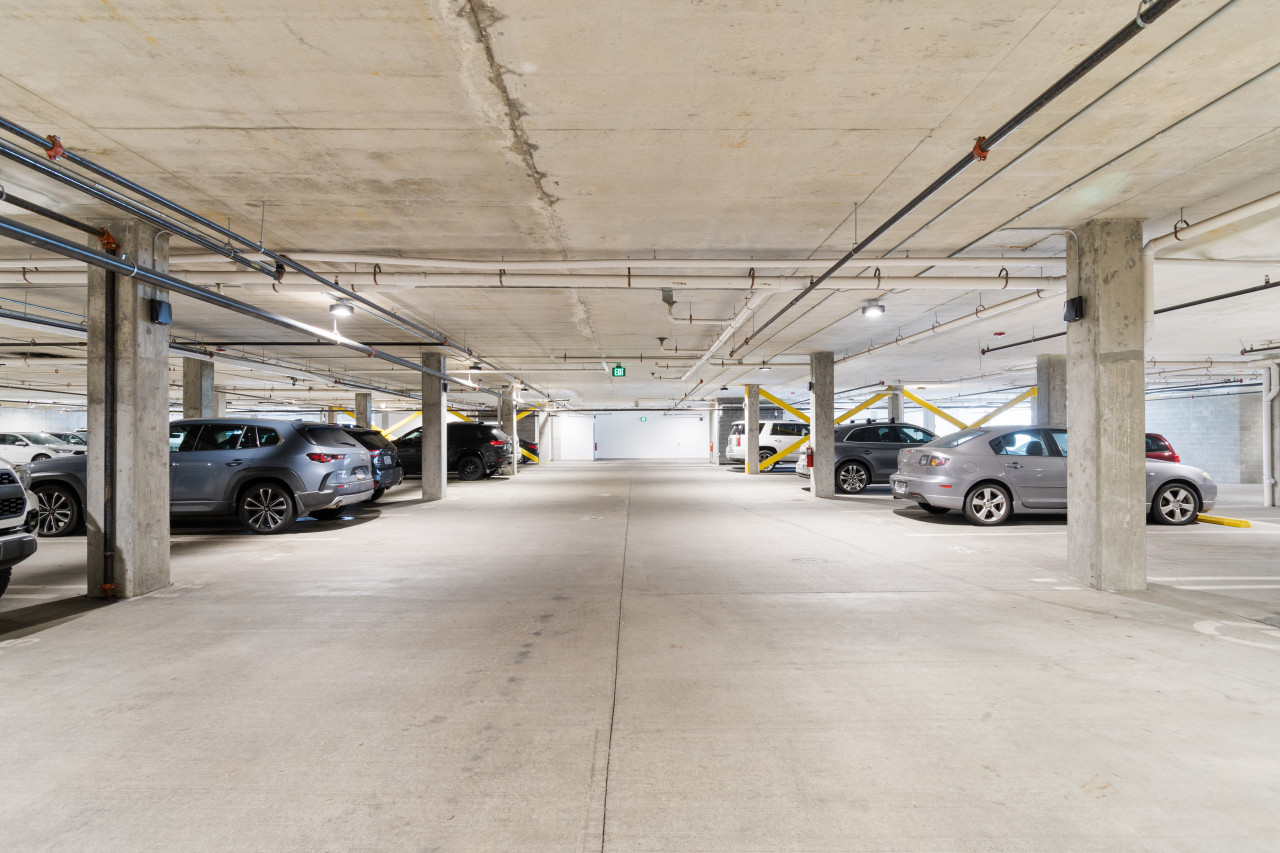 walk-to-gulch-or-illume-or-patio-*-pool-*-gym-access/