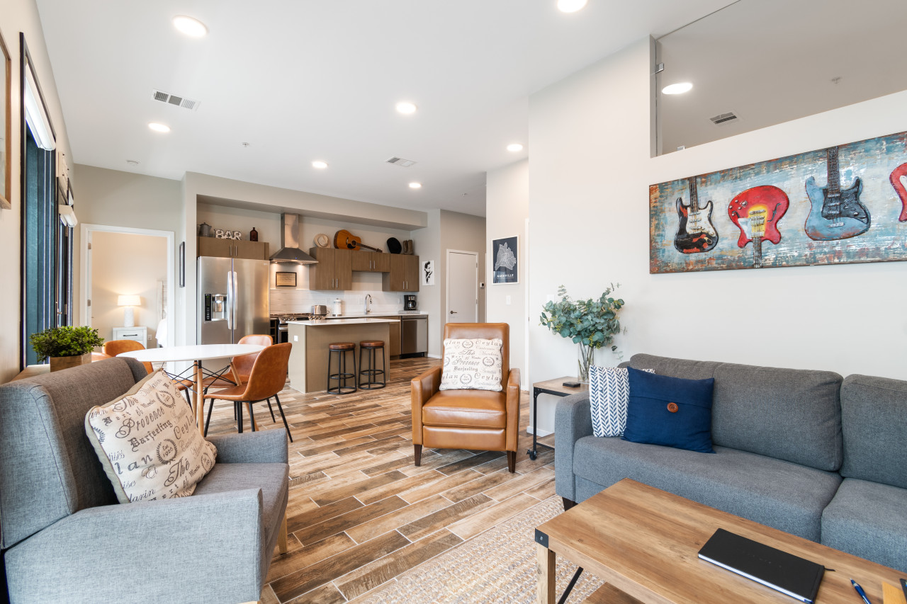 walk-to-gulch-or-illume-or-patio-*-pool-*-gym-access/