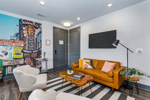 Spacious Living Room to Relax and Watch TV