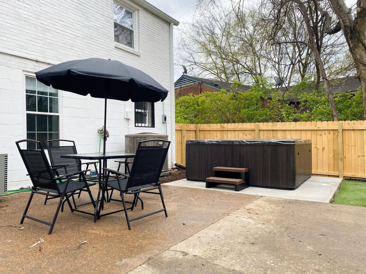 new-listing!-the-playhouse-with-spa-games-and-more/