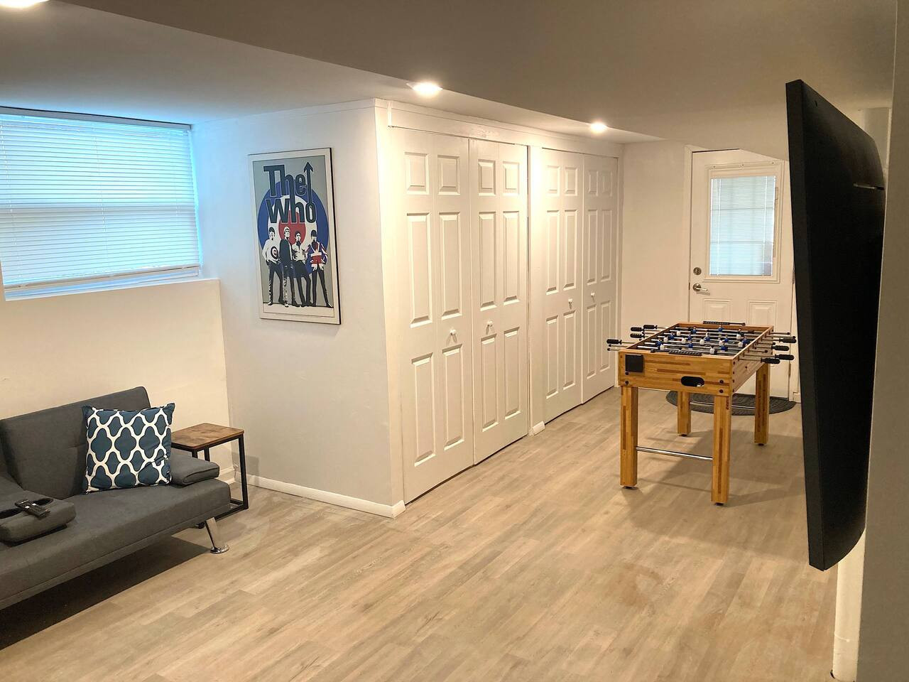 Common Space Basement - Full Day Bed/Couch + 2 Queen blow-up mattresses (if needed)